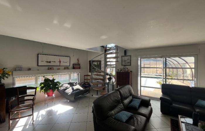 MAISON SUR YVETOT avec piscine à proximité de la gare d Yvetot